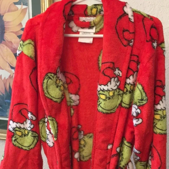 Grinch Robe - Picture 2 of 7